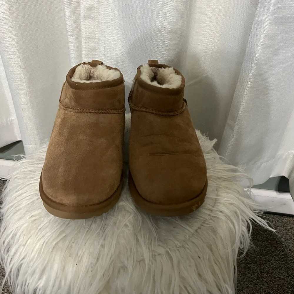 Big kids Uggs - Picture 3 of 8